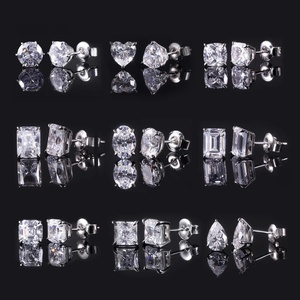 Boucles d'oreilles en or massif 9K 10K 14K 18K avec diamants de laboratoire certifiés IGI, formes et carats personnalisés, vente en gros - Product Image 1