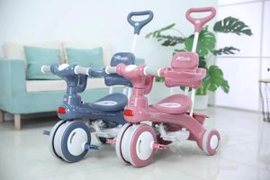 Nouveau tricycle multifonctionnel pour enfants avec musique et lumière, pour les enfants de 1 à 6 ans, tricycle portable à pousser à la main, vélo d'équilibre - Product Image 3