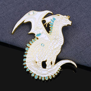 Badge en émail plaqué en gros à bas prix, conception personnalisée, badge de revers en forme de dinosaure sacré, logo personnalisé, badges de revers en émail - Product Image 4