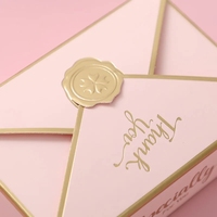 Boîte cadeau en papier personnalisée en forme d'enveloppe créative pour emballer du chocolat, des bonbons et des bijoux comme cadeaux de fête