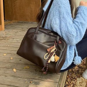 Bolso de hombro individual espacioso con diseño limpio perfecto para compras en el trabajo y uso diario - Product Image 4