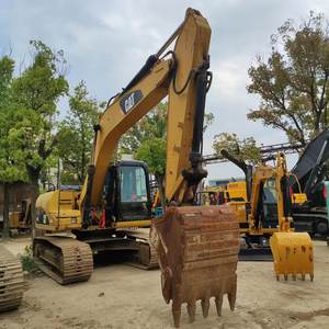 Excavatrice sur chenilles Caterpillar d'occasion de haute qualité, modèle 2022, poids opérationnel de 15 tonnes, capacité de la benne de 0,6 m - Product Image 3
