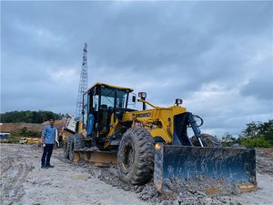 Tractor de Construcción de Carreteras Changlin Diecast 220H, Motoniveladora Caterpillar con Estándar de Emisiones China II - Product Image 2
