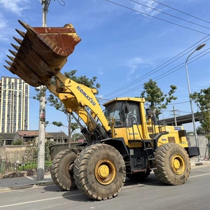 Cargadora de Ruedas Komatsu WA470-3 con Cambio de Marcha Automático y Función de Reducción Automática de Velocidad para un Trabajo de Carga y Descarga Eficiente - Product Image 4