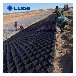 <span class=keywords><strong>ROAD</strong></span> Brand HDPE Geocell Mur de soutènement Grille d'herbe en plastique pour la protection des pentes de route Pavé Béton Geocell - Product Image 2