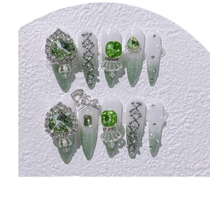 Faux ongles en résine à motif dessin animé style thé vert pour reines de la discothèque, demi-couverture, certifiés CE, forme amande, prêts à poser - Product Image 5