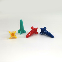 Jouets en plastique personnalisés de haute qualité, pièces de jeu en forme de fusée, accessoires de jeu de société, impression CMYK, couleur et taille personnalisées