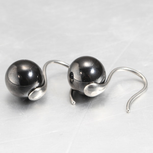 White And <b>Black</b> Imitation Pearl <b>Stud</b> <b>Earrings</b> 10mm Stainless Steel Women's Jewelry Fashion Dangle <b>Earrings</b> - Product Image 3