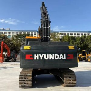 รถขุดไฮดรอลิกแบบตีนตะขาบ Hyundai 220LC-9 ขนาด 22 ตัน 9 ล้อ  มือสอง ใช้งานน้อย  เครื่องยนต์คัมมินส์ สภาพดีเยี่ยม - Product Image 4