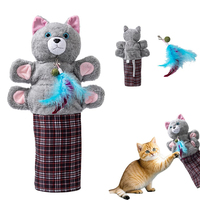 Jouet interactif en peluche pour chat : Gant de lutte pour chat avec plumes, clochette et herbe à chat