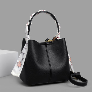 Bolsos de Mano de Cuero PU para Mujer al por Mayor, Bolsos de Hombro de Diseñador de Lujo para Dama con Pañuelo - Product Image 2