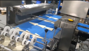 <span class=keywords><strong>Croissant</strong></span> <span class=keywords><strong>cru</strong></span> automatique CE à haut rendement faisant la machine <span class=keywords><strong>croissant</strong></span> formant la ligne de production de transformation des aliments - Product Image 3