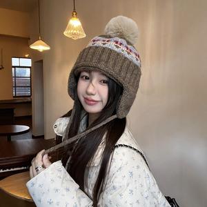 หมวกไหมพรมลาย Fair Isle สไตล์เรโทรสำหรับผู้หญิง หมวกไหมพรมถักป้องกันหู อุ่นสบายสำหรับฤดูหนาว เหมาะสำหรับวันที่มีหิมะตก - Product Image 1