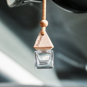 Botella de vidrio de Perfume transparente de lujo de 10ml, botella difusora vacía para coche, colgante con tapa de madera para aceite de fragancia - Product Image 6