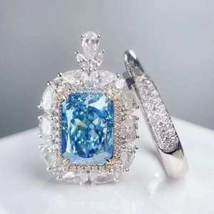 Anello di fidanzamento SGARIT personalizzato con gioielli raffinati in oro 18 carati e diamante blu fantasia da 7,010 carati, anello con gemma naturale - Product Image 2