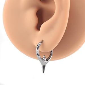 Boucles d'oreilles piercing punk gothique à pointes, bijoux de piercing pour cartilage et hélix pour hommes, style rock streetwear, cadeau original - Product Image 1