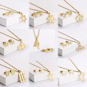 Conjunto de Joyería de Moda en Acero Inoxidable con Colgante en Forma de Corazón, Aretes y Collar, Diseño de Luna y Estrella, Joyería de Lujo para Mujer - Product Image 1