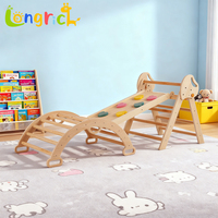 Ensemble de triangle Pikler en bois Montessori 3-en-1, structure d'escalade pour tout-petits avec arche, balançoire et rampe d'escalade pour enfants, jeu d'intérieur