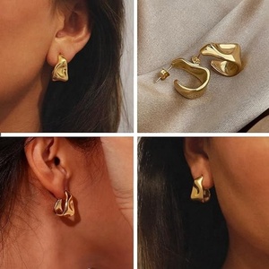 Boucles d'oreilles créoles épaisses en acier inoxydable plaqué or 14 carats, hypoallergéniques, tendance, mignonnes, bijoux de mode, cadeaux pour femmes - Product Image 4