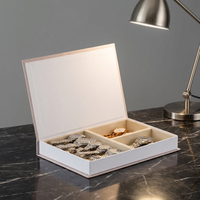 Élégant coffret en lin imitation livre magnétique multi-compartiments pour bagues, colliers, bracelets, perles, décoration de bureau et de maison, estampage à chaud