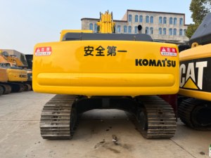 Excavatrice sur chenilles hydraulique Komatsu PC200-6 d'occasion, vente en gros d'usine, modèles Komatsu PC200-6 et Komatsu PC200-7 en promotion - Product Image 3
