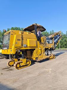 Fraiseuse à froid d'<span class=keywords><strong>occasion</strong></span> CAT PM200, fraiseuse routière Caterpillar d'origine de 2 m, moteur C18 ACERT, fraisage à froid de l'asphalte et du béton - Product Image 3