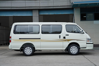 Mini-bus Golden Dragon à essence 15 places, neuf, en vente