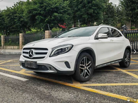 Mobil Bekas Sedan Sport Edisi Fashion Mer-cedes-Benz A-Class 4MATIC Berkualitas Tinggi Berbahan Bakar Bensin