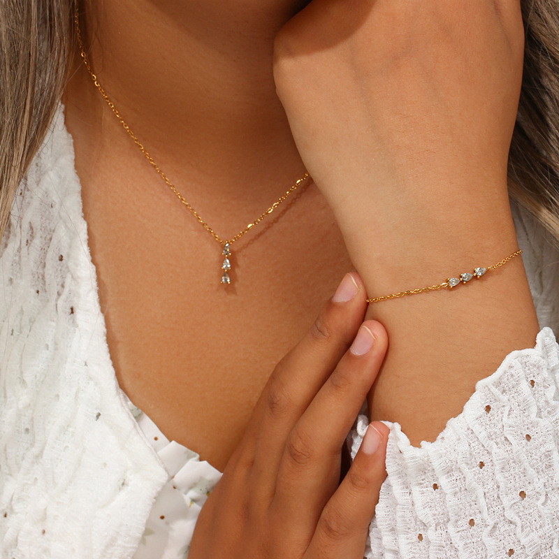 Sparkling Zircon Tiny Small Waterdrop Pendant