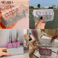 MASSA Support de Rangement Multifonctionnel pour Pinceaux de Maquillage à 26 Compartiments en Acrylique Orné de Strass, Boîte de Présentation pour Outils de Beauté