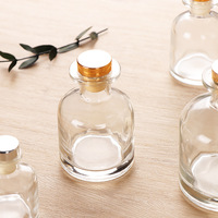 Vente en gros de bouteille en verre coloré de nouvelle forme diffuseur de parfum vide bouteille en verre diffuse de roseau
