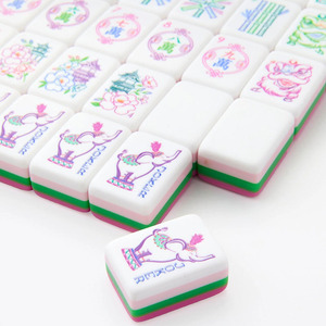 Tuiles de Mahjong de luxe personnalisées en cristal rose américain, durables et résistantes à l'eau, cadeau idéal pour Singapour, le Japon et la Malaisie - Product Image 4
