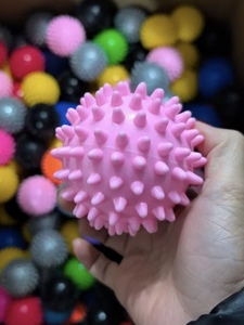 COSMO Stoklu PVC Yüksek Yoğunluklu Hafif Derin Doku Masaj Topu 7.5/9cm Yoga Pilates Terapi Rahatlama Egzersizi - Product Image 3