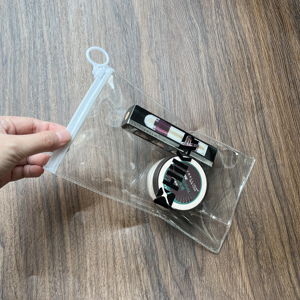 Pochette zippée transparente en PVC personnalisée avec anneau de traction, pour emballage cosmétique et maquillage - Product Image 5