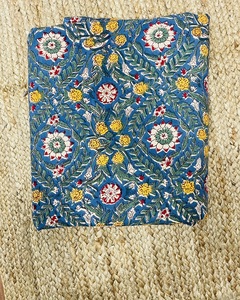 Tissu en coton doux à motif floral imprimé à la main style indien, idéal pour la confection de vêtements d'été de style africain faits à la main - Product Image 3