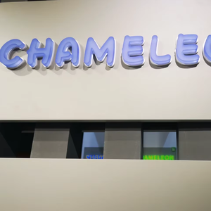 Caja de Luz LED Luminosa Personalizable para Instalación en Exteriores para Publicidad en Centros Comerciales, Edificios, Grandes Empresas de Automóviles y Hospitales - Product Image 3