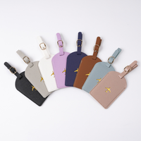 Ensemble porte-passeport en cuir bleu personnalisé avec logo en or couverture de l'organisateur de style de la mode et étiquette de bagage pour les voyageurs