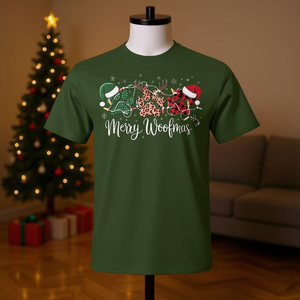 Camiseta navideña Merry Woofmas para amantes de los perros, regalo navideño - Product Image 3