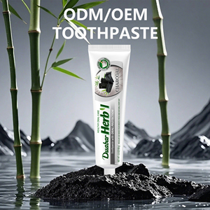 <span class=keywords><strong>Pasta</strong></span> Dental de Carbón Vegetal Herbal con Menta <span class=keywords><strong>Fresca</strong></span> de 150g <span class=keywords><strong>al</strong></span> por Mayor con Cepillo de Dientes Blanqueador y Antibacteriano para Dientes Sensibles Marca OEM - Product Image 5