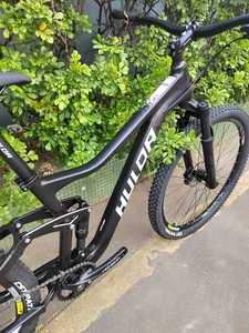 Bicicleta de Montaña HULDA de 10 Velocidades, Cuadro de Aluminio, Eje Pasante, Suspensión Completa, Horquilla con Resorte de Aceite, Frenos de Disco Dobles para Adultos - Product Image 3