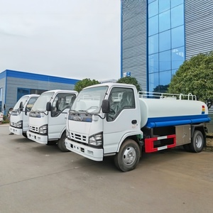 Camión Cisterna ISUZU, Precio de Fábrica en China, Camión de Transporte 4x2, Camión con Aspersor de Agua en Venta - Product Image 1