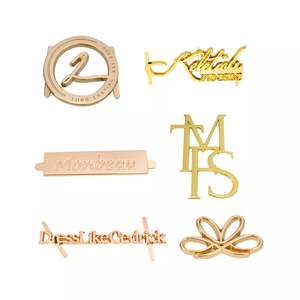 ブランドロゴ金属ラベルタグカスタム金属ネームプレートピン付きハンドバッグ用 - Product Image 4