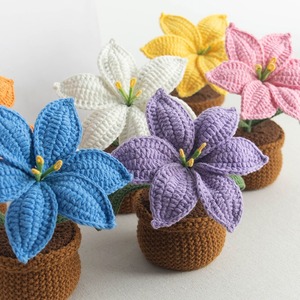 Hilo de tejer personalizado, plantas en maceta tejidas a mano, adornos de escritorio terminados, macetas tejidas, plantas de lirio en maceta tejidas. - Product Image 3