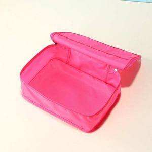 Bolsa de almacenamiento de ropa MINISO, serie <span class=keywords><strong>Barbie</strong></span>, rosa, alta calidad, 100% poliéster, con asa, juego de 3 piezas - Product Image 3