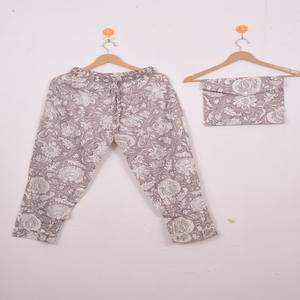 Conjunto de Pijama Floral Estampado a Mano de Calidad Superior - Ropa de Dormir de Algodón Artesanal, Ropa de Dormir y de Estar por Casa para Mujer, Regalo de Verano - Product Image 3
