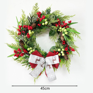 Corona Navideña Ecológica en Oferta, Corona Artificial Colgante con Bayas Rojas y Decoración de Piñas para Decoración Navideña del Hogar - Product Image 5
