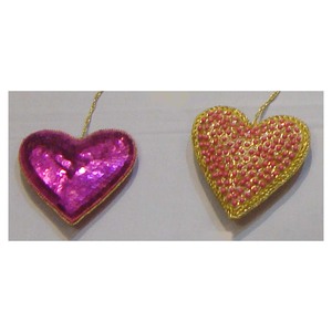 Adorno Navideño Colgante en Forma de Corazón con Cuentas - Product Image 1