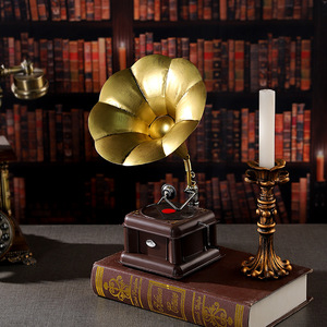 Gramófono Decorativo de Metal Estilo Vintage, Adorno de Hojalata de Estilo Europeo para Hogar, Cafetería, Bar, Regalo - Product Image 4