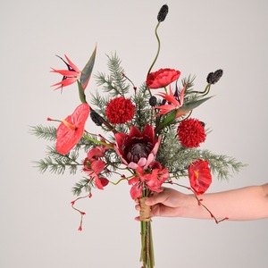 Bouquet de proteas artificielles rouges en soie PVC pour la décoration de la maison et des mariages - Product Image 2