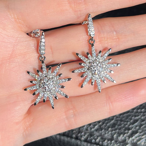 Orecchini Pendenti Floreali Vintage per Donne, Eleganti Orecchini a Forma di Girasole Scintillante, Gioielli per Orecchie alla Moda - Product Image 3